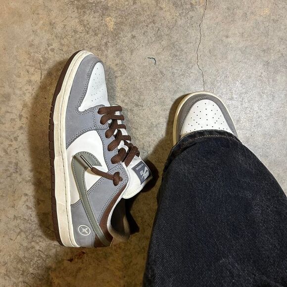 Nike Men\'s Grey and Brown Trainers main image 5